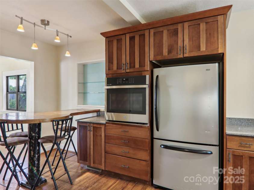 27 Alabama Avenue, Weaverville, NC 28787.  MLS# CAR4263358, YatesRealty ID 20101. 