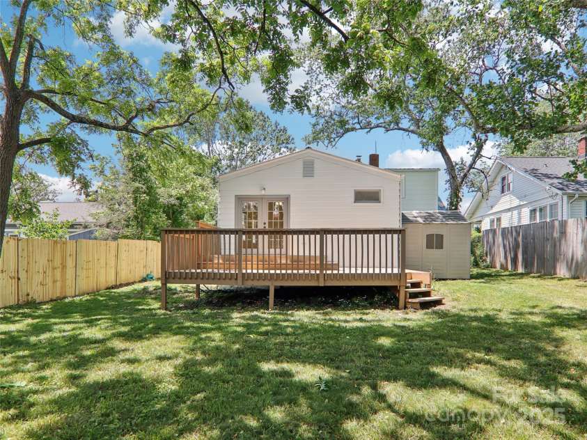 27 Alabama Avenue, Weaverville, NC 28787.  MLS# CAR4263358, YatesRealty ID 20101. 