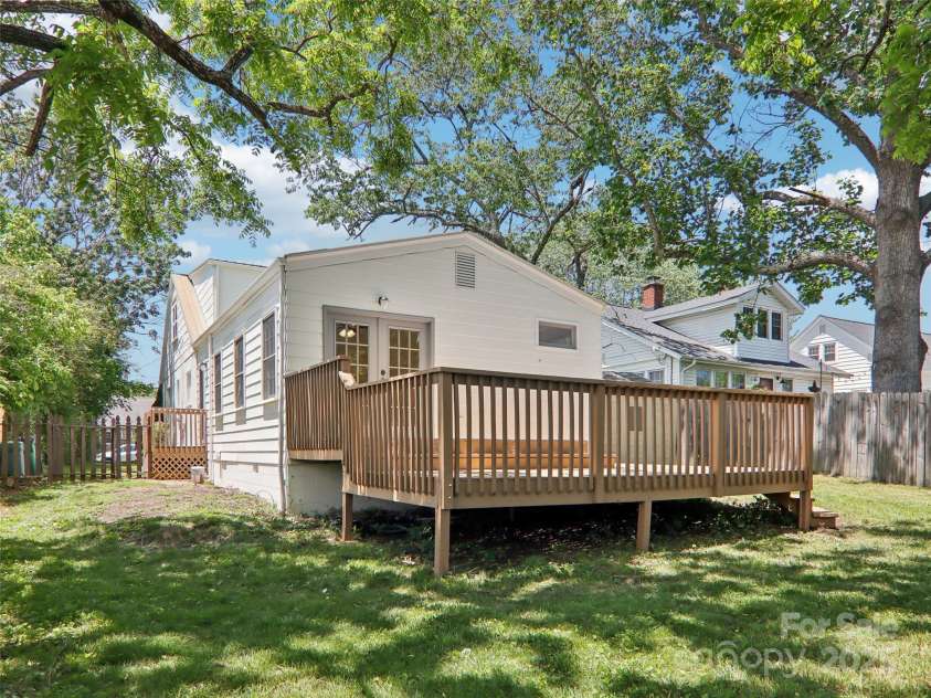 27 Alabama Avenue, Weaverville, NC 28787.  MLS# CAR4263358, YatesRealty ID 20101. 