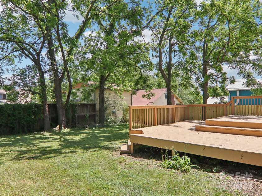 27 Alabama Avenue, Weaverville, NC 28787.  MLS# CAR4263358, YatesRealty ID 20101. 