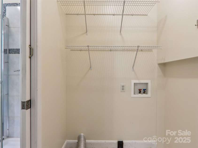 27 Alabama Avenue, Weaverville, NC 28787.  MLS# CAR4263358, YatesRealty ID 20101. Laundry