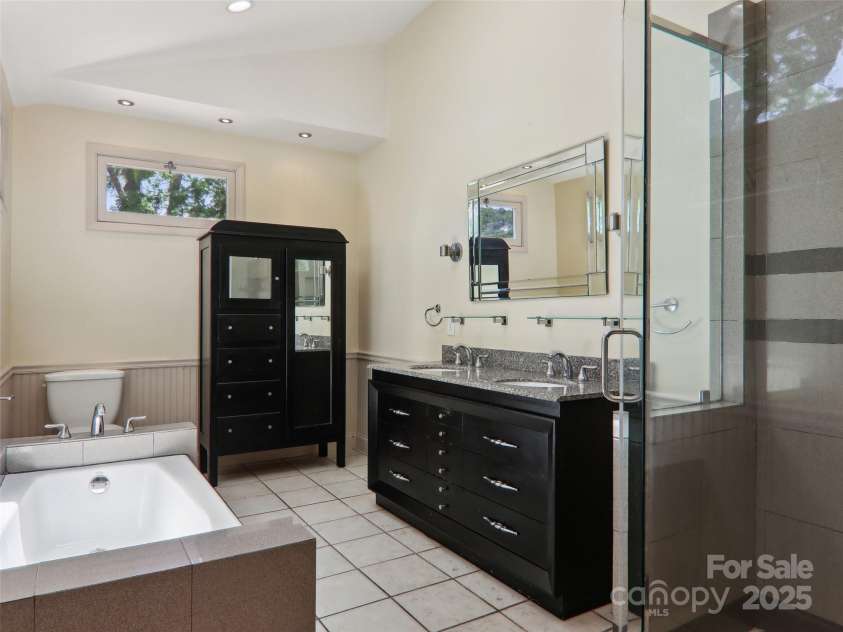 27 Alabama Avenue, Weaverville, NC 28787.  MLS# CAR4263358, YatesRealty ID 20101. Primary bath