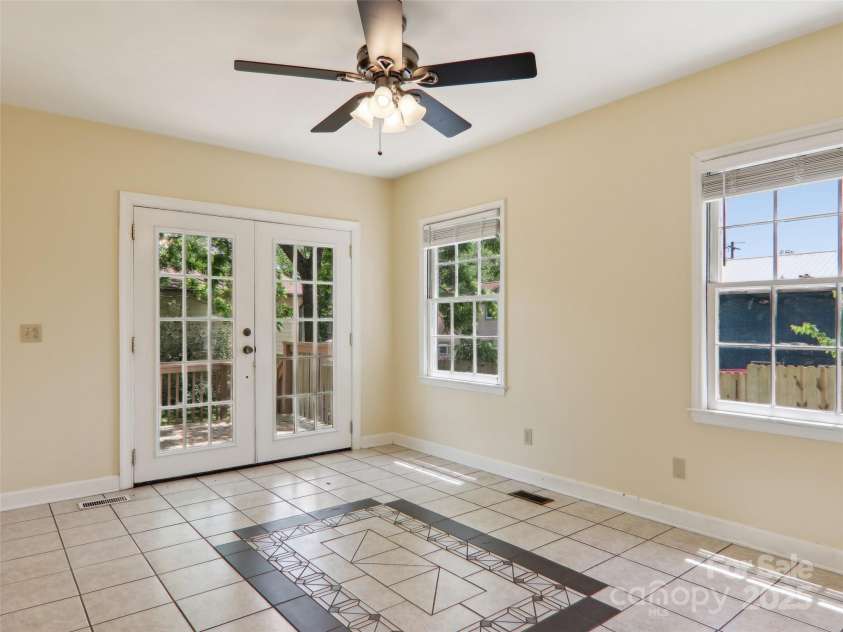 27 Alabama Avenue, Weaverville, NC 28787.  MLS# CAR4263358, YatesRealty ID 20101. Study/Media Rm