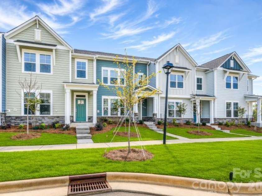 10116 Mamillion Drive, Huntersville, NC 28078.  MLS# CAR4334522, YatesRealty ID 20102. 