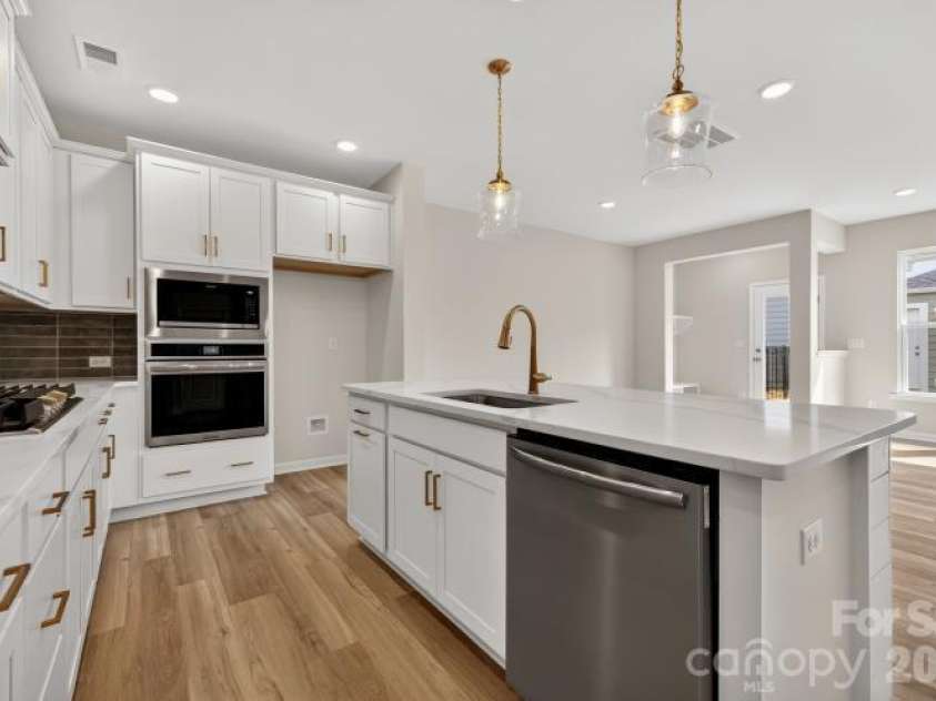 10116 Mamillion Drive, Huntersville, NC 28078.  MLS# CAR4334522, YatesRealty ID 20102. 