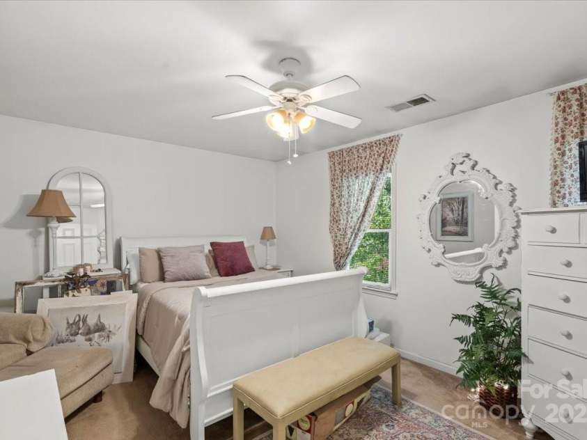 111 Beacon Hills Drive, Gastonia, NC 28056.  MLS# CAR4270749, YatesRealty ID 20102. 