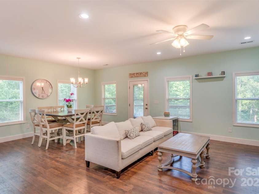 210 Holmes Drive, Spartanburg, SC 29303.  MLS# CAR4254799, YatesRealty ID 20103. 