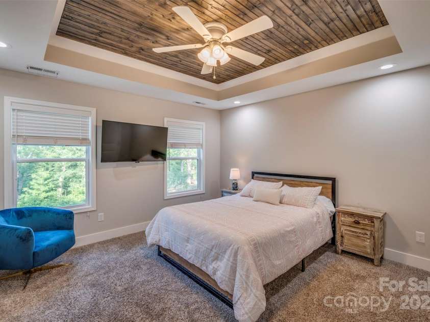 210 Holmes Drive, Spartanburg, SC 29303.  MLS# CAR4254799, YatesRealty ID 20103. 