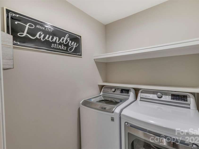 210 Holmes Drive, Spartanburg, SC 29303.  MLS# CAR4254799, YatesRealty ID 20103. 