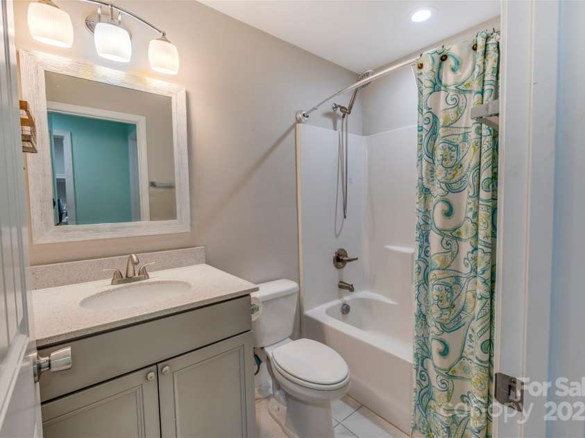 210 Holmes Drive, Spartanburg, SC 29303.  MLS# CAR4254799, YatesRealty ID 20103. 