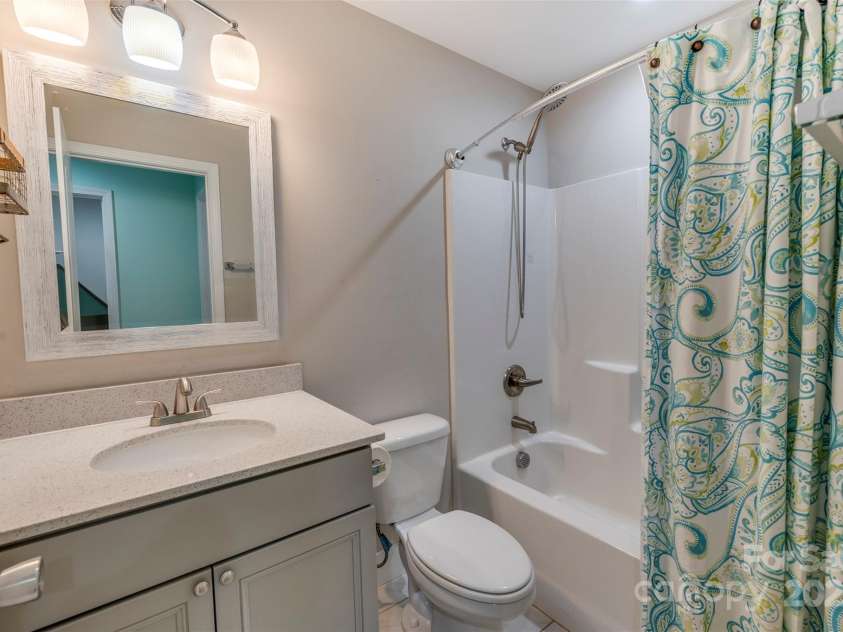 210 Holmes Drive, Spartanburg, SC 29303.  MLS# CAR4254799, YatesRealty ID 20103. 