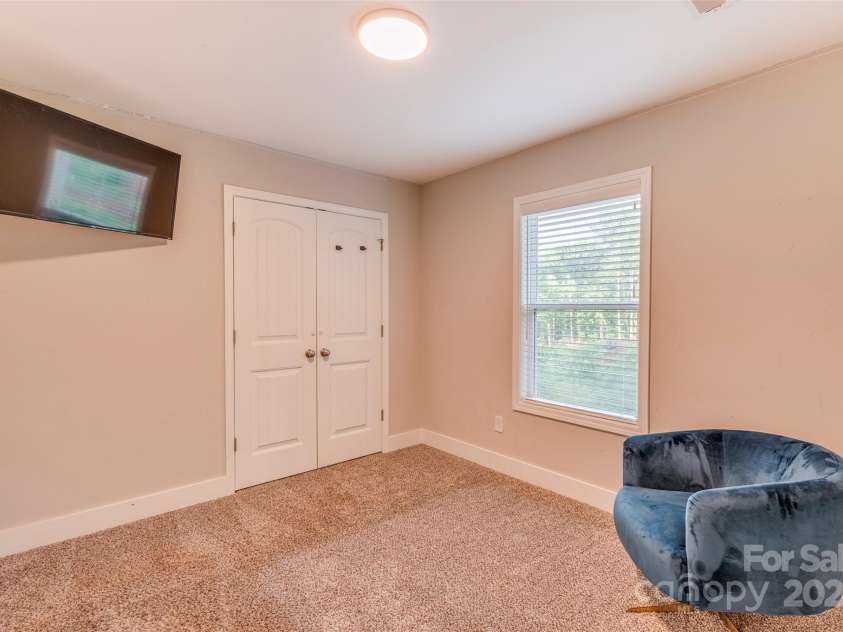 210 Holmes Drive, Spartanburg, SC 29303.  MLS# CAR4254799, YatesRealty ID 20103. 