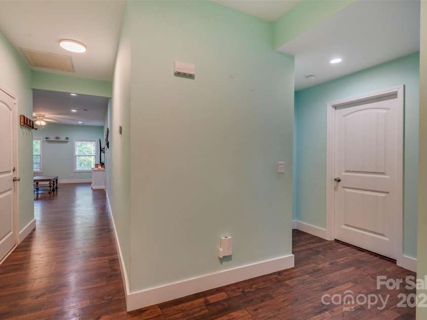 210 Holmes Drive, Spartanburg, SC 29303.  MLS# CAR4254799, YatesRealty ID 20103. 