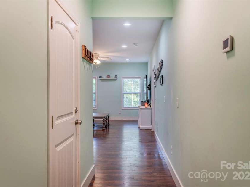 210 Holmes Drive, Spartanburg, SC 29303.  MLS# CAR4254799, YatesRealty ID 20103. 