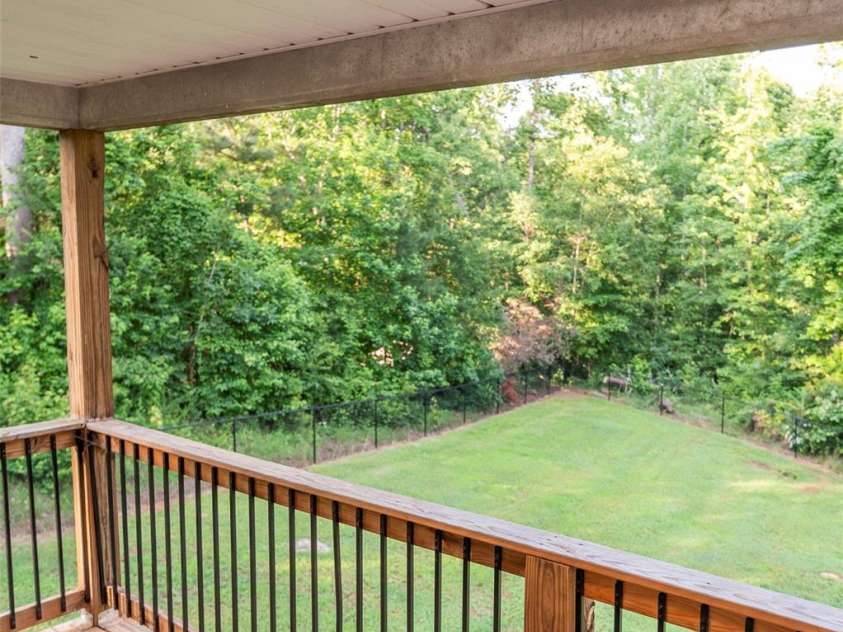 210 Holmes Drive, Spartanburg, SC 29303.  MLS# CAR4254799, YatesRealty ID 20103. 