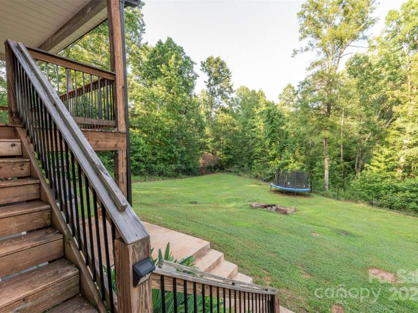 210 Holmes Drive, Spartanburg, SC 29303.  MLS# CAR4254799, YatesRealty ID 20103. 