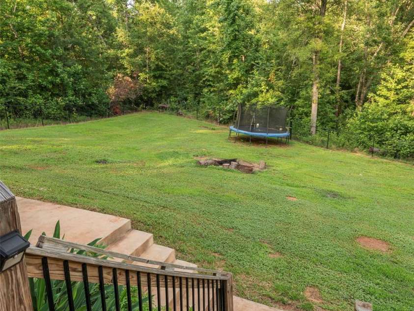 210 Holmes Drive, Spartanburg, SC 29303.  MLS# CAR4254799, YatesRealty ID 20103. 