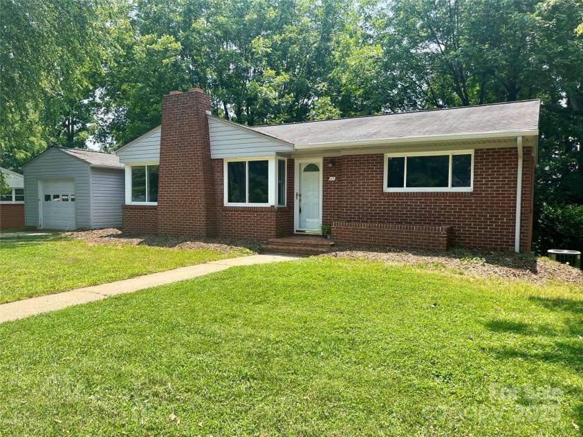 117 Silvercreek Road, Morganton, NC 28655.  MLS# CAR4265496, YatesRealty ID 20104. Main