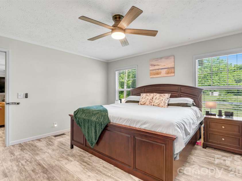 5007 Carlos Road, Catawba, NC 28609.  MLS# CAR4375298, YatesRealty ID 20104. Primary bedroom