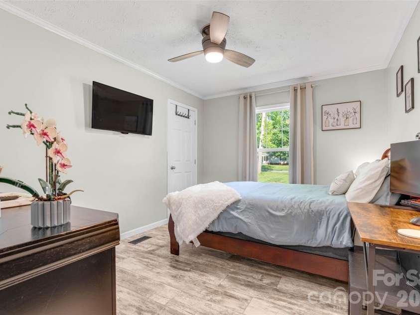 5007 Carlos Road, Catawba, NC 28609.  MLS# CAR4375298, YatesRealty ID 20104. Secondary bedroom/guest bedroom