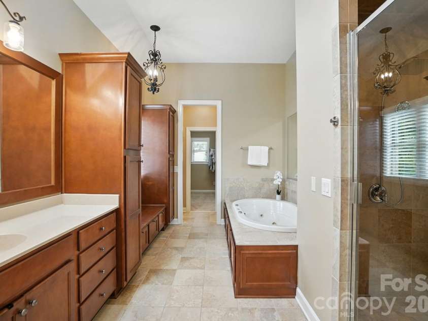 13056 Long Common Parkway, Huntersville, NC 28078.  MLS# CAR4379136, YatesRealty ID 20105. 