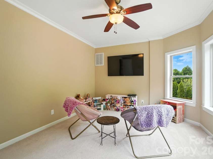 13056 Long Common Parkway, Huntersville, NC 28078.  MLS# CAR4379136, YatesRealty ID 20105. 