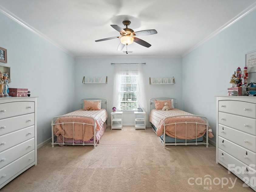 13056 Long Common Parkway, Huntersville, NC 28078.  MLS# CAR4379136, YatesRealty ID 20105. 