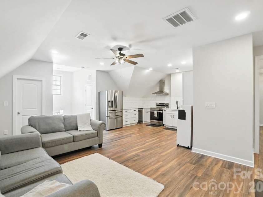 13056 Long Common Parkway, Huntersville, NC 28078.  MLS# CAR4379136, YatesRealty ID 20105. 