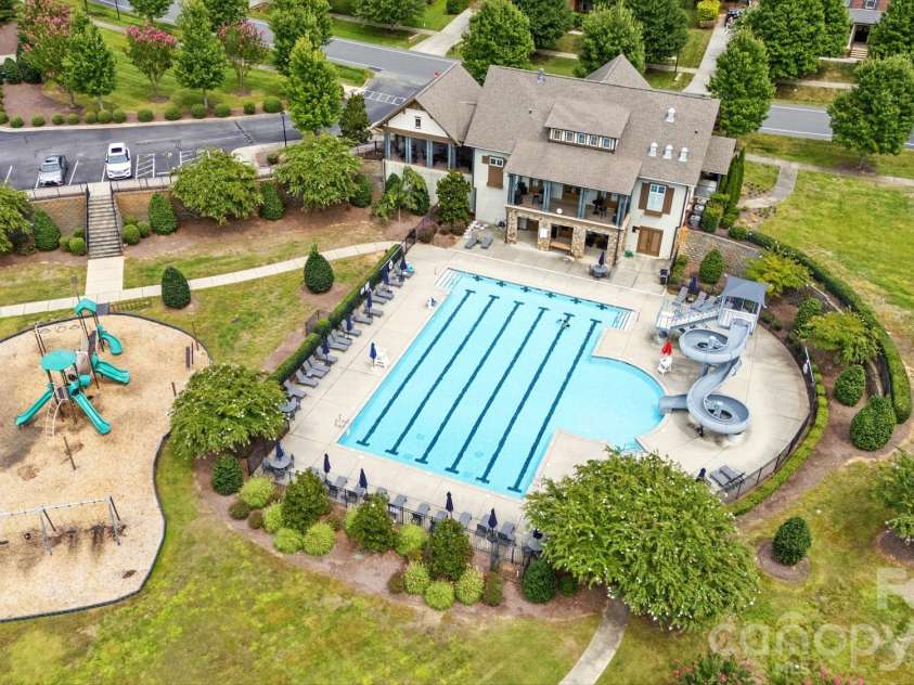 13056 Long Common Parkway, Huntersville, NC 28078.  MLS# CAR4379136, YatesRealty ID 20105. 