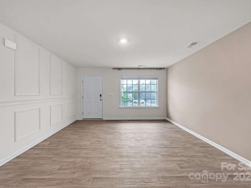 1323 Mifflin Lane, Dallas, NC 28034.  MLS# CAR4266862, YatesRealty ID 20105. 