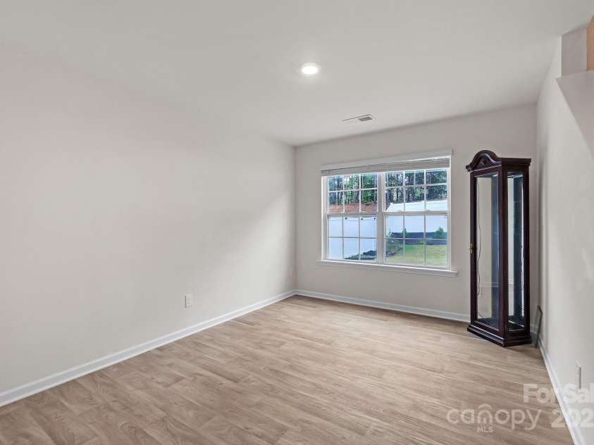 1323 Mifflin Lane, Dallas, NC 28034.  MLS# CAR4266862, YatesRealty ID 20105. 