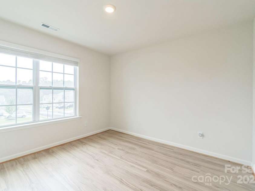 1323 Mifflin Lane, Dallas, NC 28034.  MLS# CAR4266862, YatesRealty ID 20105. 