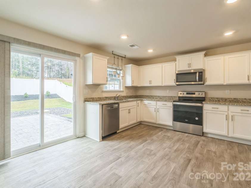 1323 Mifflin Lane, Dallas, NC 28034.  MLS# CAR4266862, YatesRealty ID 20105. 