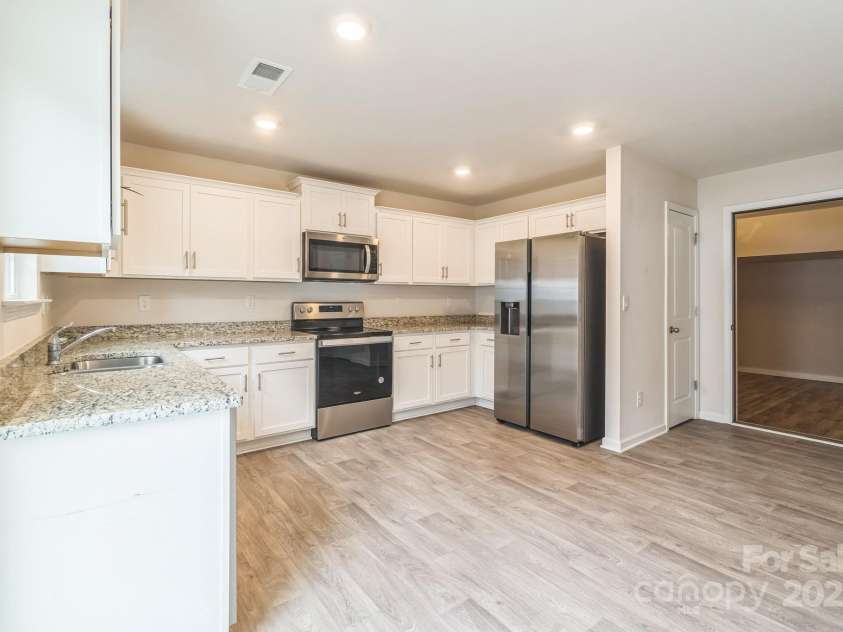 1323 Mifflin Lane, Dallas, NC 28034.  MLS# CAR4266862, YatesRealty ID 20105. 