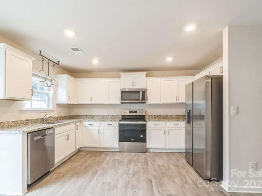 1323 Mifflin Lane, Dallas, NC 28034.  MLS# CAR4266862, YatesRealty ID 20105. 