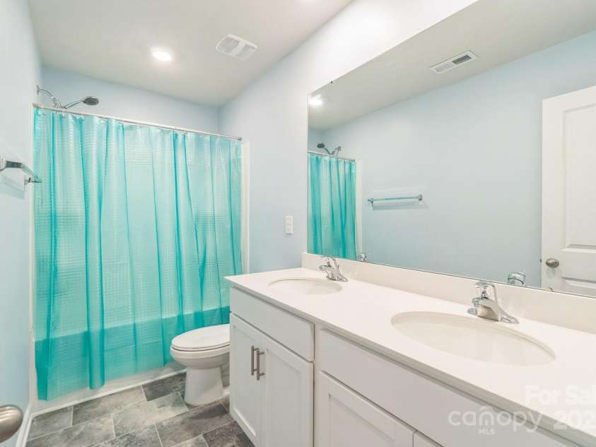 1323 Mifflin Lane, Dallas, NC 28034.  MLS# CAR4266862, YatesRealty ID 20105. 