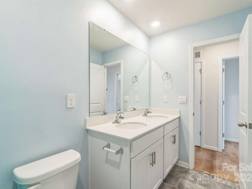 1323 Mifflin Lane, Dallas, NC 28034.  MLS# CAR4266862, YatesRealty ID 20105. 