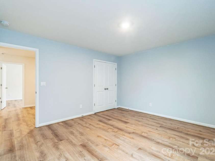 1323 Mifflin Lane, Dallas, NC 28034.  MLS# CAR4266862, YatesRealty ID 20105. 