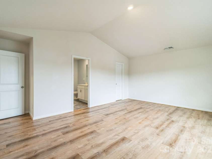 1323 Mifflin Lane, Dallas, NC 28034.  MLS# CAR4266862, YatesRealty ID 20105. 