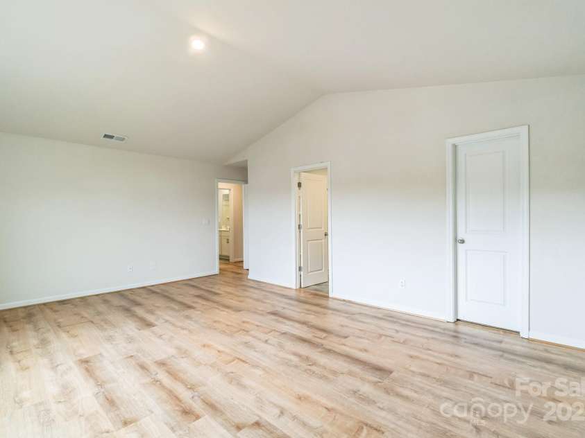 1323 Mifflin Lane, Dallas, NC 28034.  MLS# CAR4266862, YatesRealty ID 20105. 