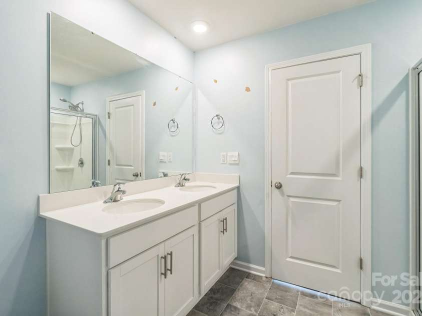 1323 Mifflin Lane, Dallas, NC 28034.  MLS# CAR4266862, YatesRealty ID 20105. Primary Bedroom