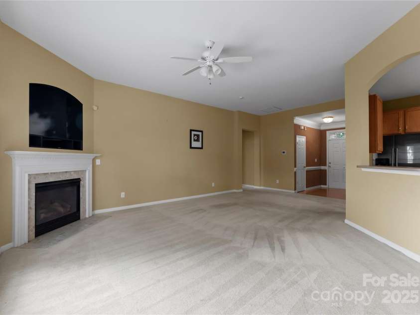 133 Fontanelle Drive, Mooresville, NC 28115.  MLS# CAR4270181, YatesRealty ID 20106. 