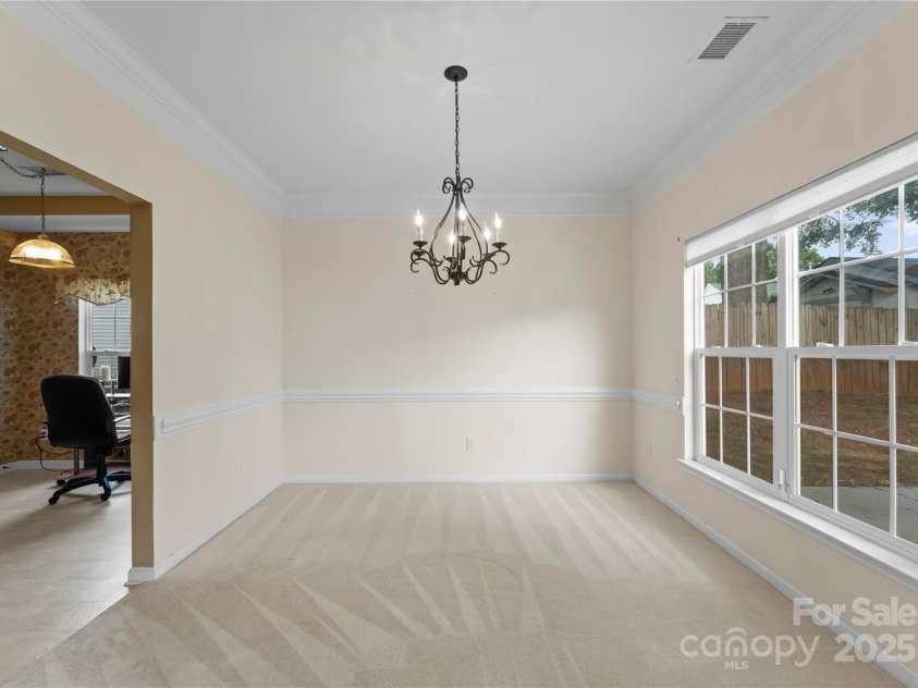 133 Fontanelle Drive, Mooresville, NC 28115.  MLS# CAR4270181, YatesRealty ID 20106. 