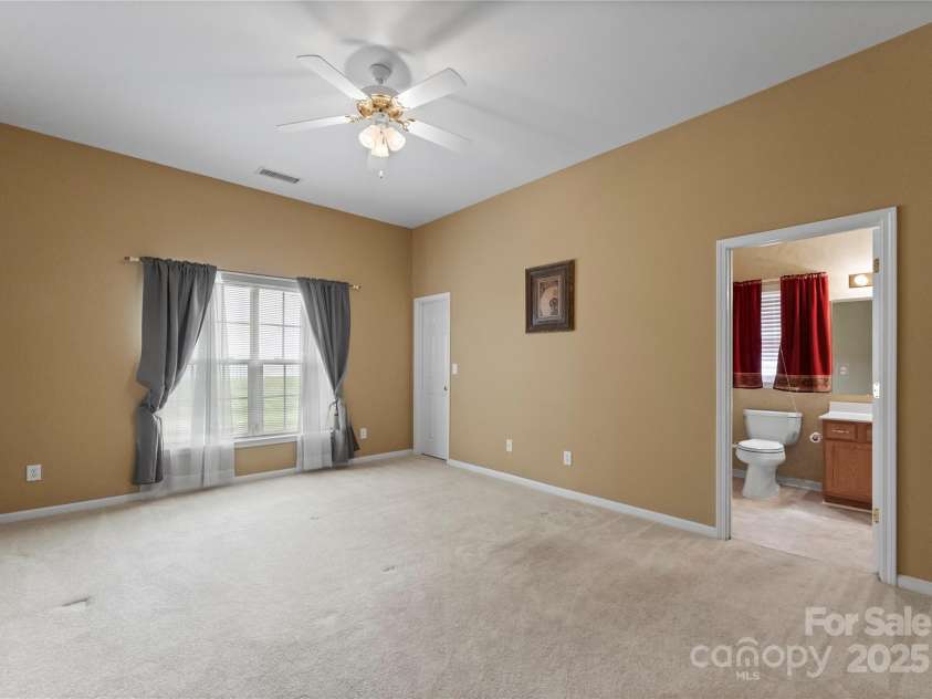 133 Fontanelle Drive, Mooresville, NC 28115.  MLS# CAR4270181, YatesRealty ID 20106. 