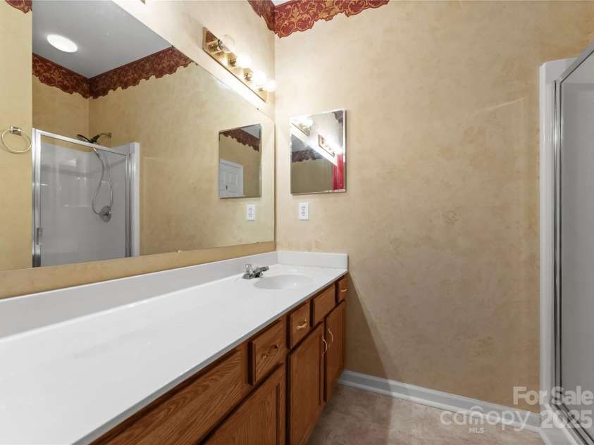 133 Fontanelle Drive, Mooresville, NC 28115.  MLS# CAR4270181, YatesRealty ID 20106. 