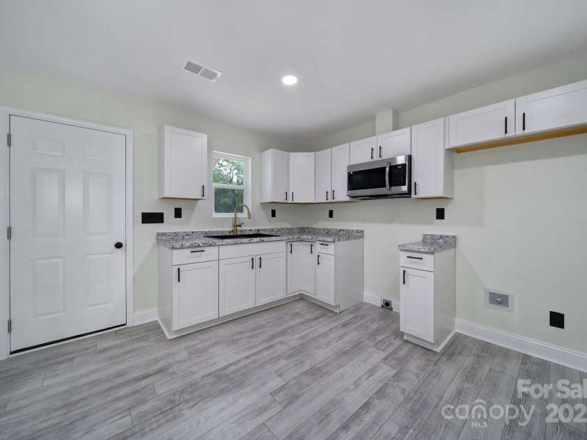 118 Henry Street, Lawndale, NC 28090.  MLS# CAR4265273, YatesRealty ID 20107. 