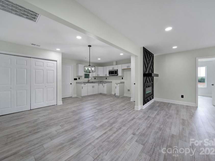 118 Henry Street, Lawndale, NC 28090.  MLS# CAR4265273, YatesRealty ID 20107. 