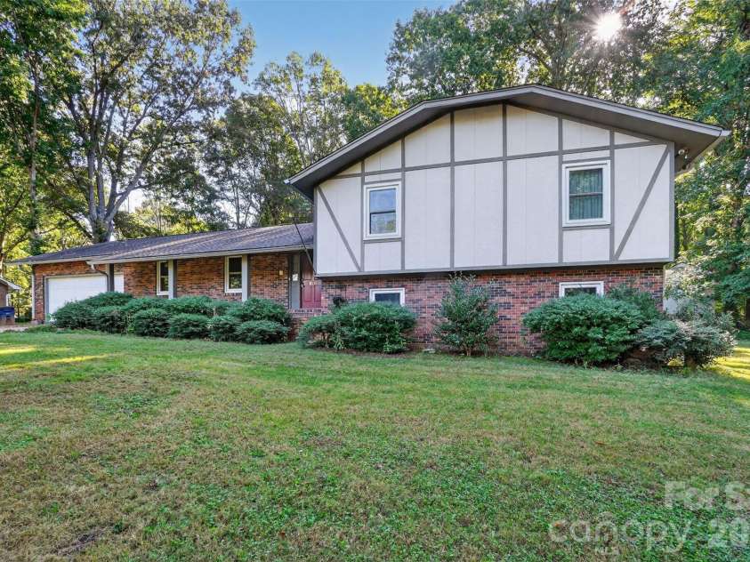 510 4th Avenue, Conover, NC 28613.  MLS# CAR4305259, YatesRealty ID 20107. 