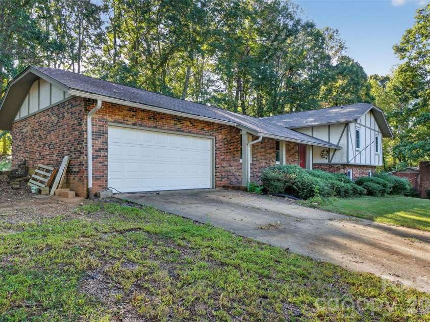 510 4th Avenue, Conover, NC 28613.  MLS# CAR4305259, YatesRealty ID 20107. 