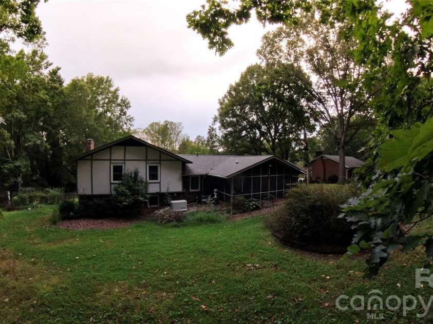 510 4th Avenue, Conover, NC 28613.  MLS# CAR4305259, YatesRealty ID 20107. 